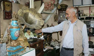 Tüm mal varlığını merakı için harcadı