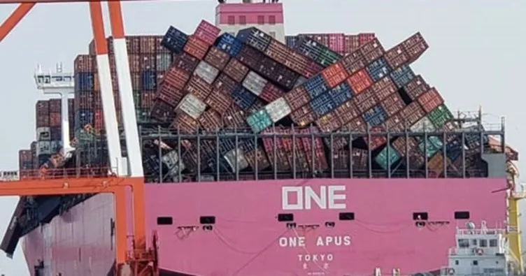 Japonya’da fırtınaya yakalanan kargo gemisindeki iki bin konteyner devrildi