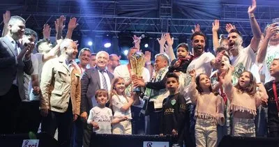 Alagöz Holding Iğdır Futbol Kulübü kupasını aldı