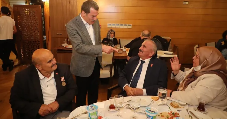 Şehit ve Gazi aileleri yemekte buluştu