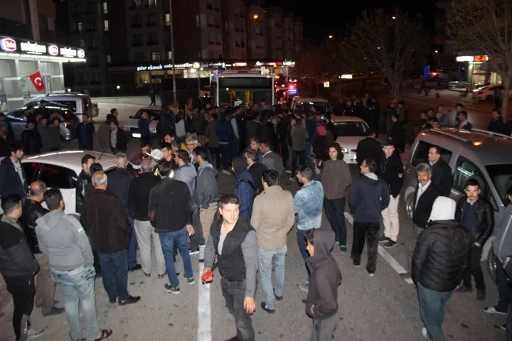 Ölümlü kazanın olduğu yerde bir kaza daha oldu! Vatandaş isyan etti!