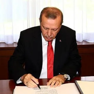 Cumhurbaşkanı Erdoğan, iki üniversiteye rektör atadı!