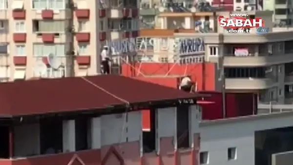 Adana'da çatıda güvenlik önlemi almadan 'Ölümüne' çalışan işçiler yürekleri ağza getirdi