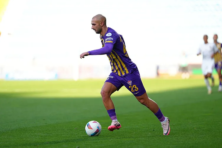 SON DAKİKA: Eyüpspor Asbaşkanı Fatih Kulaksız Ahmed Kutucu ve Berke Özer’i açıkladı: 4 büyüklerden teklif var mı?