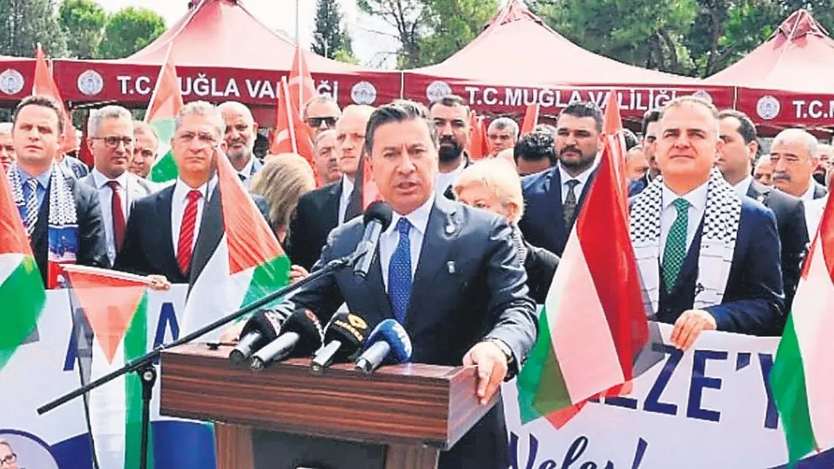 CHP'de Deprem Gibi İstifalar: Ankara ve İstanbul'dan 40'tan Fazla Yönetici Partiden Ayrıldı!