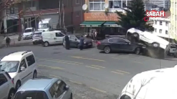 Feci kazanın yeni görüntüleri ortaya çıktı: Hızını alamayan otomobilin yaşlı kadına çarptığı anlar kamerada | Video