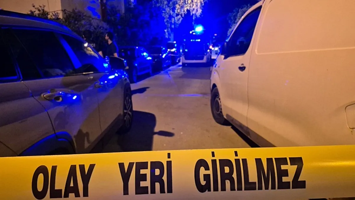 Babasının cenazesiyle 2 gün aynı evde yaşadı Babasının cenazesiyle 2 gün aynı evde yaşadı