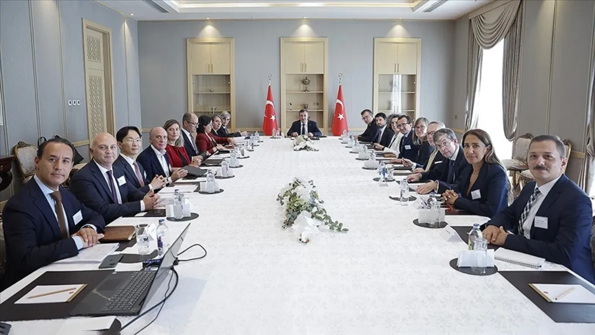 Cumhurbaşkanı Yardımcısı Yılmaz, Avrupa İmar ve Kalkınma Bankası Başkanı Renaud-Basso ile görüştü Cumhurbaşkanı Yardımcısı Yılmaz, Avrupa İmar ve Kalkınma Bankası Başkanı Renaud-Basso ile görüştü