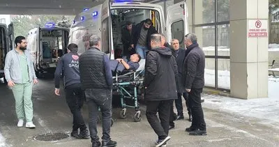 Muş'ta köprünün korkuluğuna çarpan servisteki 8 öğretmen yaralandı #mus