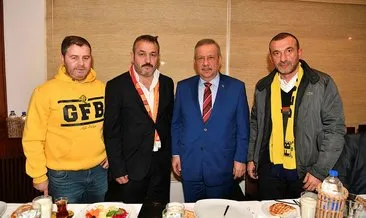 Galatasaray ve Fenerbahçe taraftarlarından anlamlı buluşma