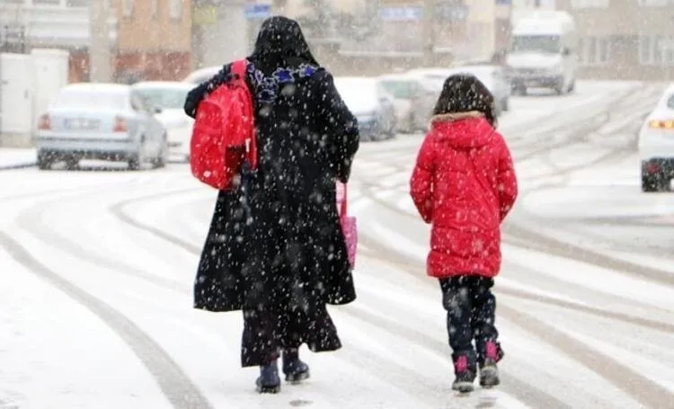 Diyarbakır ve Elazığ’da yarın okullar tatil mi? 19 Ocak Elazığ ve Diyarbakır’da okullar kar tatili mi olacak? Gözler Valilik açıklamasında