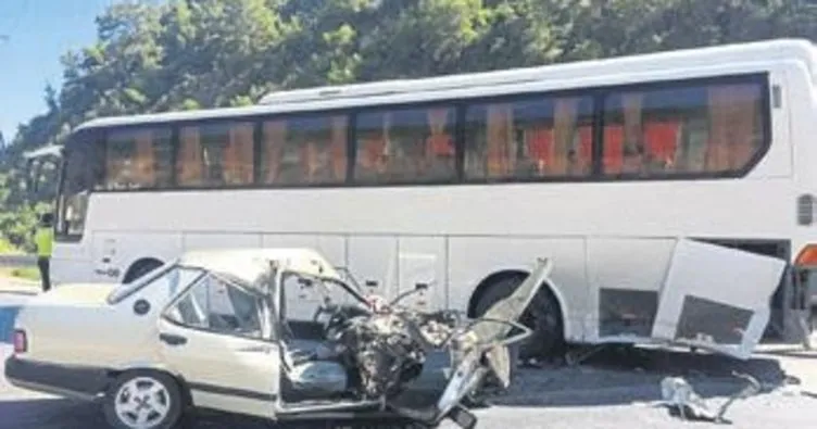 Park halindeki otobüse çarptı