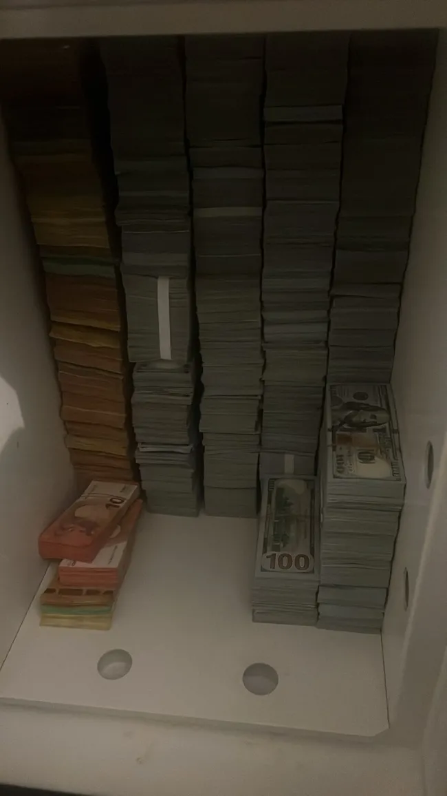 esenyurt-belediyesi-sorusturmasinda-sok-gelisme-sifreli-kasalardan-servet-cikti-1792091043606.jpeg