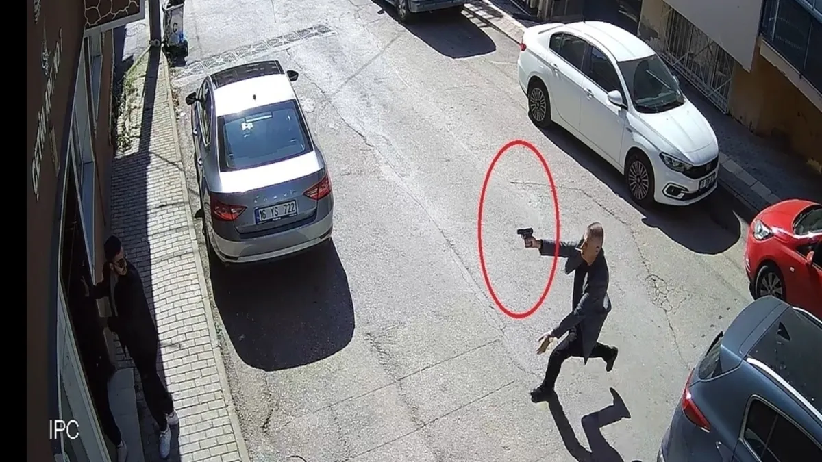 Bursa’da eşini çocuklarının yanında öldüren sanık için ağırlaştırılmış müebbet istendi | Video videosunu izle Bursa’da eşini çocuklarının yanında öldüren sanık için ağırlaştırılmış müebbet istendi | Video videosunu izle