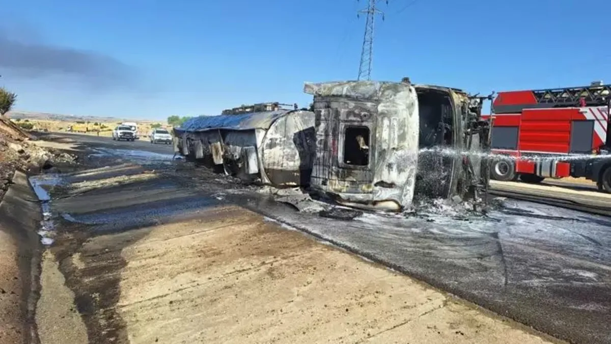 Tekirdağ Malkara’da feci tanker kazası: Sürücü hayatını kaybetti Tekirdağ Malkara’da feci tanker kazası: Sürücü hayatını kaybetti
