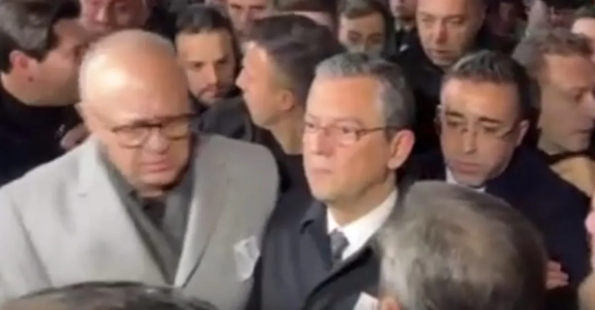 CHP Genel Başkanı Özel şehit cenazesinde yuhalandı: Özgür dışarı sloganları atıldı