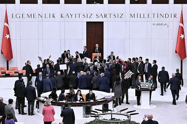 bakan-tunctan-bekir-bozdaga-yonelik-cirkin-harekete-sert-tepki-milli-iradeye-buyuk-bir-saygisizlik-1706647064254.jpg
