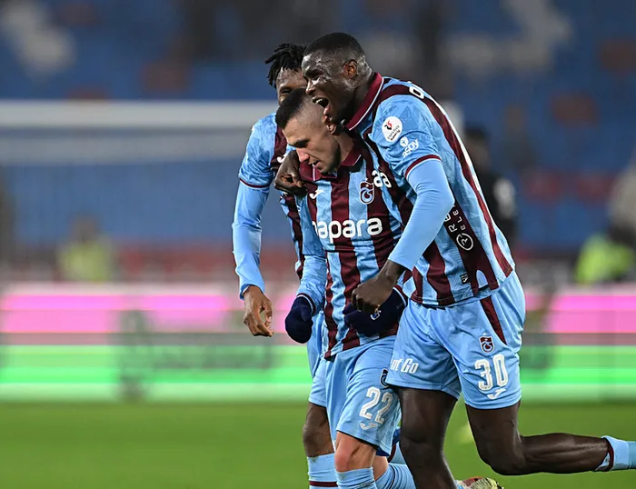 son-dakika-trabzonspor-kasimpasa-engelini-2-golle-gecti-zirve-takibini-surdurdu-1769195330681.jpeg