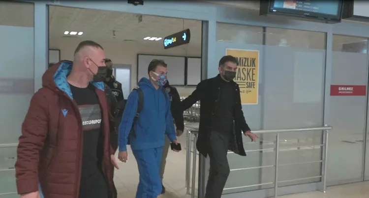 son-dakika-trabzonspor-yusuf-erdogani-kapa-bildirdi-edgar-ie-ile-de-yollar-ayrildi-1642155879044.jpg