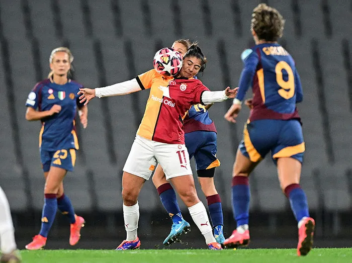 galatasaray-kadin-futbol-takimi-romaya-6-1-yenildi-1729192433103.jpg
