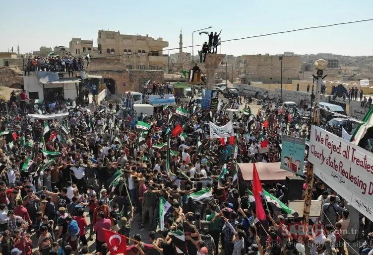 İdlib halkından Türk bayraklı gösteri