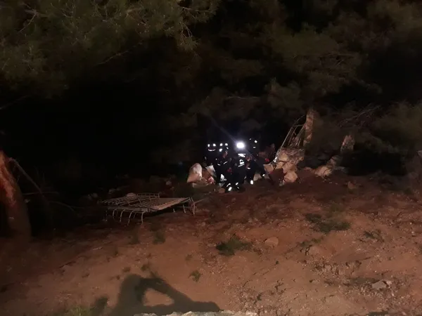 tarim-iscilerini-tasiyan-minibus-ucurma-dustu-3-olu-18-yarali-1713767876458.jpg