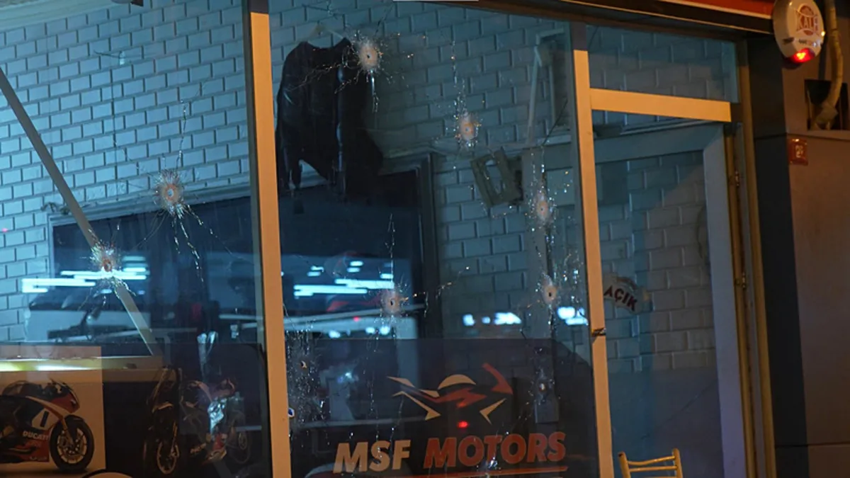 Alacak-verecek kavgasında kan aktı: 4 kişi yaralandı! Alacak-verecek kavgasında kan aktı: 4 kişi yaralandı!