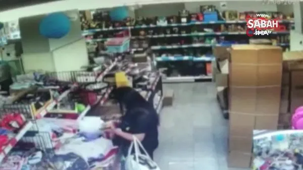 Marketten hırsızlık yaptı, kaçmak için camı yumrukladı | Video