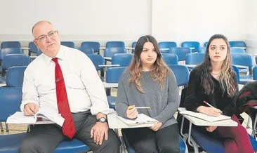 ‘Emeklı’ öğrenci, 5. diplomanın peşinde