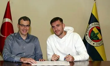 Fenerbahçe, Cenk Alptekin’le profesyonel sözleşme imzaladı