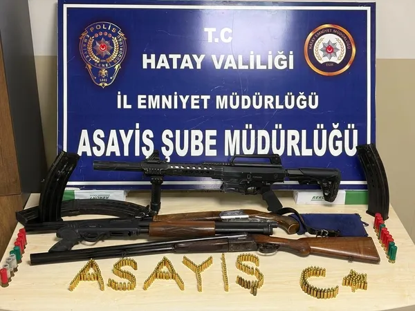 hatayda-is-adaminin-kabusu-oldular-olum-tehditleri-savuran-supheliler-yakalandi-evlerinden-cephanelik-cikti-1792653583397.jpg