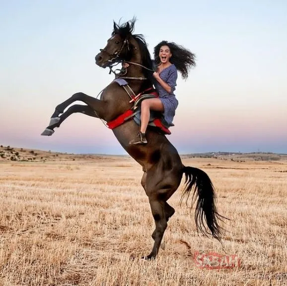 sempatik guzel hercai nin yildizi ebru