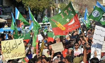 Pakistan’da seçim krizi sürüyor! Protestolarda 3 can kaybı
