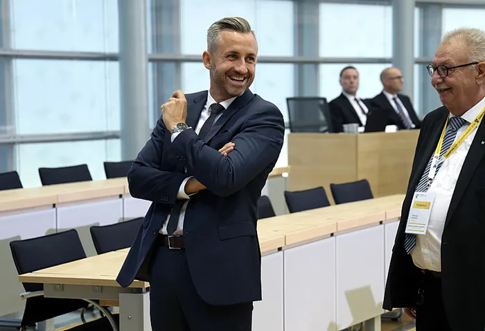 1791291439664.jpg Almanya’da bir ilk: AfD’li siyasetçi eyalet meclis başkanı seçildi