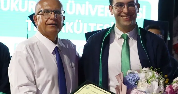 Doktor diplomasını doktor babasından aldı