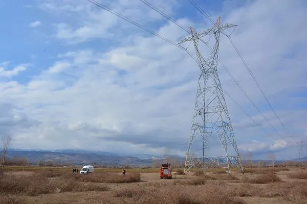 Kayıp adamın cesedi elektrik direğinde bulundu