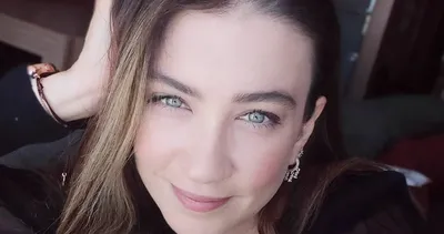 Eşkıya Dünyaya Hükümdar Olmaz’da İlyas’ın sevdiği ama... Eşkıya Dünyaya Hükümdar Olmaz oyuncusu Ceren Benderlioğlu’nun eşi de aynı dizide...