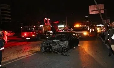 İzmir’de ölümlü kaza! Önce bariyere sonra aydınlatma direğine çarptı