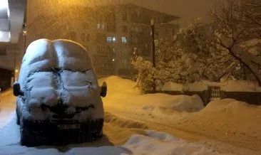 Van’da kar kalınlığı 1 metreyi aştı, okullar 2 gün tatil edildi