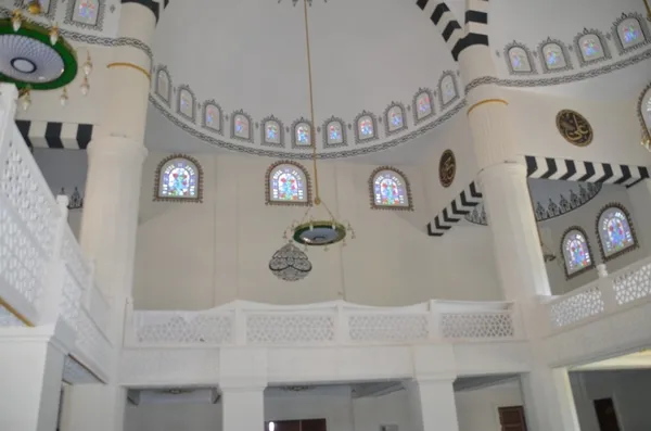 musta-osmanli-ve-selcuklu-mimarisiyle-yapilan-3-bin-kisilik-cami-ibadete-acildi-1655708573146.jpg