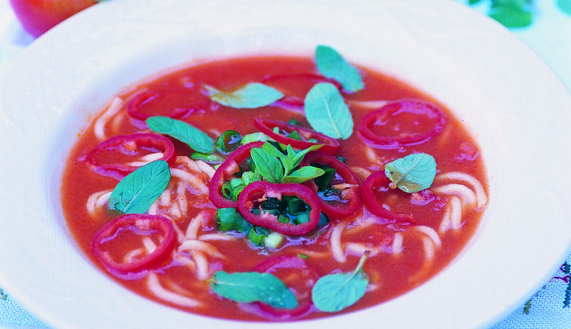 Makarnalı Domates Çorbası Tarifi