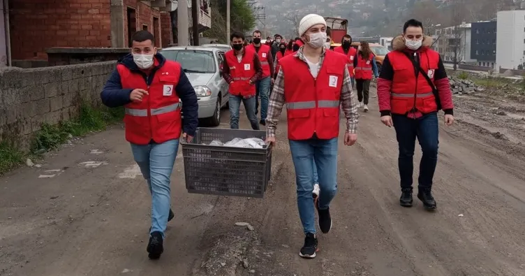 Kızılay, bin adet ramazan pidesi dağıttı