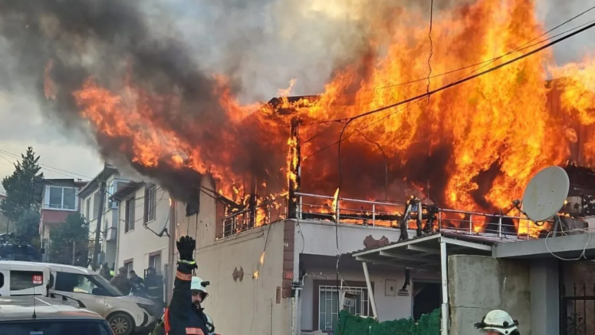 Yalova’da 3 polisimiz şehit olmuştu: O teröristlerin cenazelerini aileleri bile istemedi! Yalova’da 3 polisimiz şehit olmuştu: O teröristlerin cenazelerini aileleri bile istemedi!