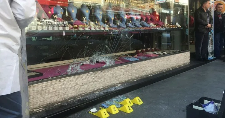 İstanbul’da etekli kuyumcu soygunu kamerada