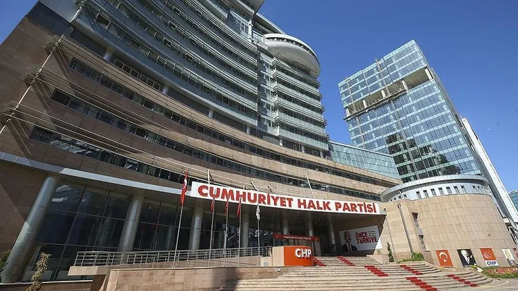 SON DAKİKA | CHP’de büyük tasfiye! Özgür Özel’in iç muhalefet operasyonu sürüyor