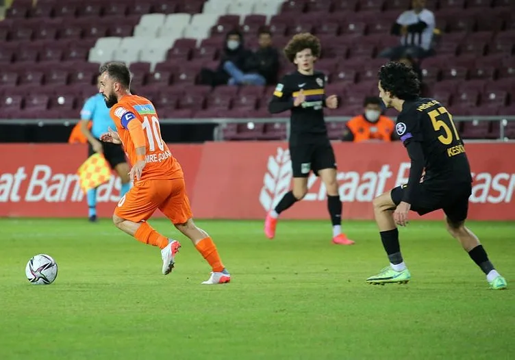 Son dakika haberi: Hatayspor - Eyüpspor maçında futbol tarihine geçen olay! 2 kaleci de kırmızı kart gördü, Mame Diouf...