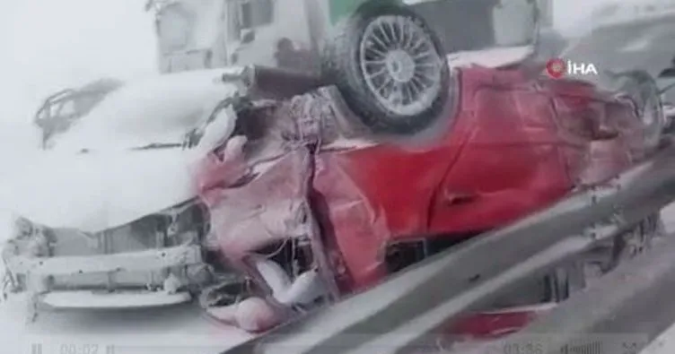 Kar fırtınası hayatı felç etti: 22 araç birbirine girdi! Ölü ve yaralılar var...