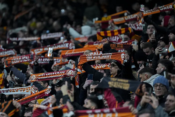 son-dakika-haberi-galatasaray-fenerbahce-derbisinde-gol-sesi-cikmadi-sampiyonluk-yarisinda-puan-farki-degismed-1740423964727.jpeg