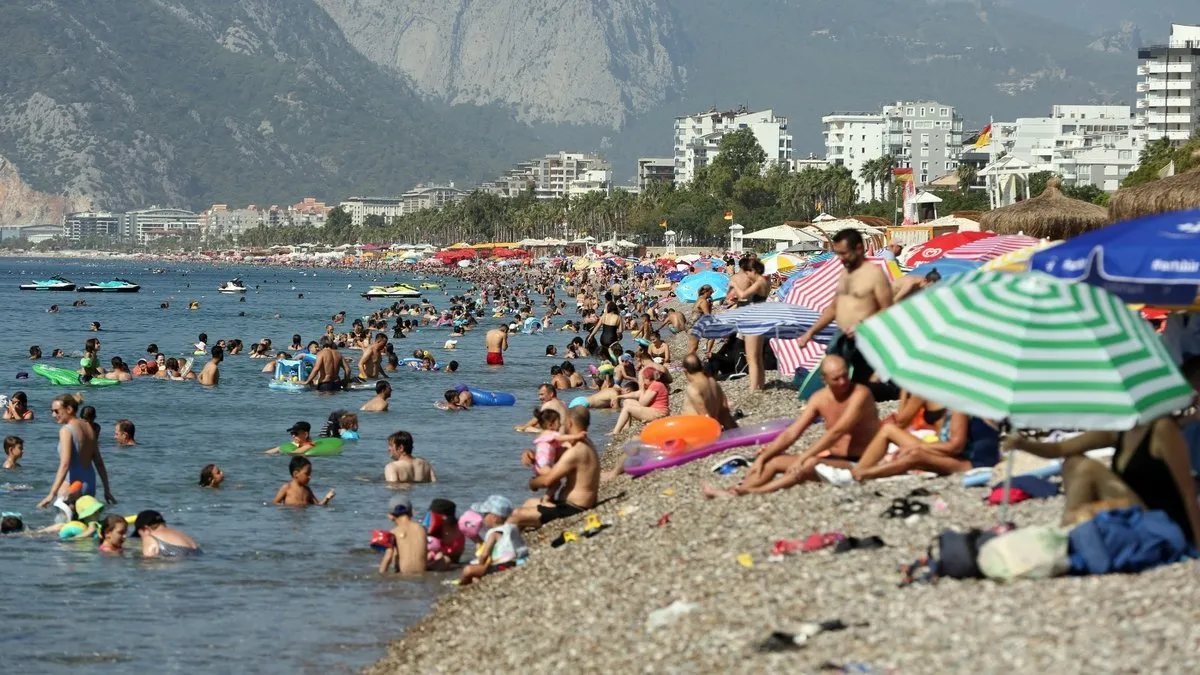 Antalya'da tüm zamanların 17 milyon 278 bin 103 turist rekoru kırıldı