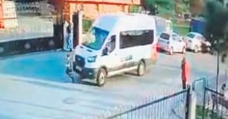 Yola çıkan Ömer’i İBB servis aracı ezdi